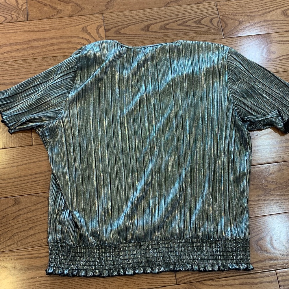 π2/$20 Ricki's Shimmering Gold V-Neck Blouse XXL - Picture 5 of 7
